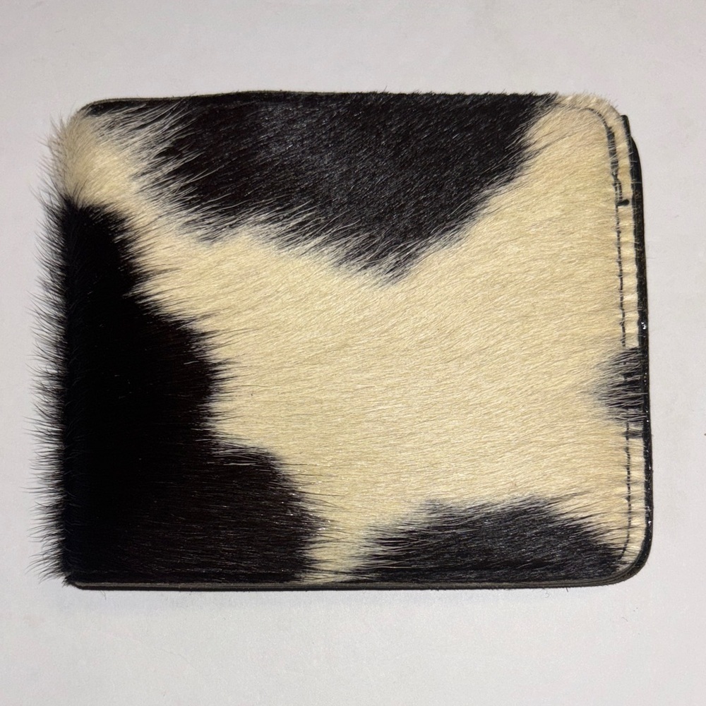WALLET…ANIMAL HAIR BILL HOLDER 3”/ 4”
NO BRAND EXCELLENT CONDITION - Picture 3 of 11